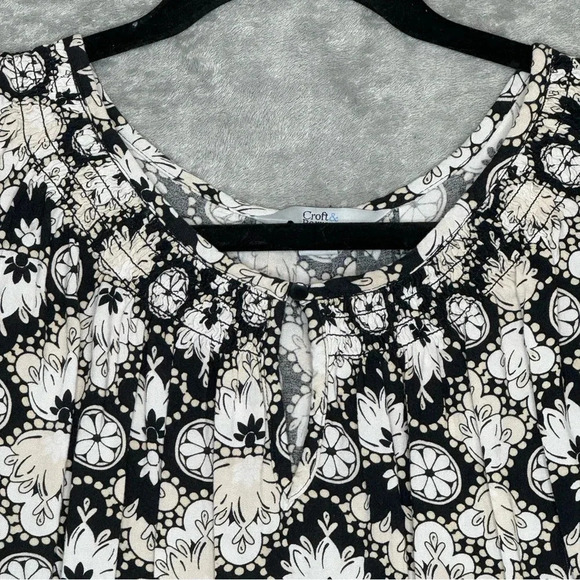 Croft &‎ Barrow 2X Shirt Top Black Brown Floral Sleeveless Keyhole Round Neck - Picture 3 of 7